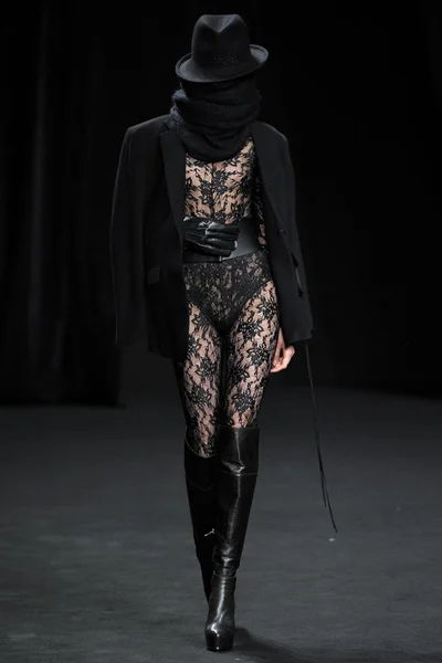 Look 33